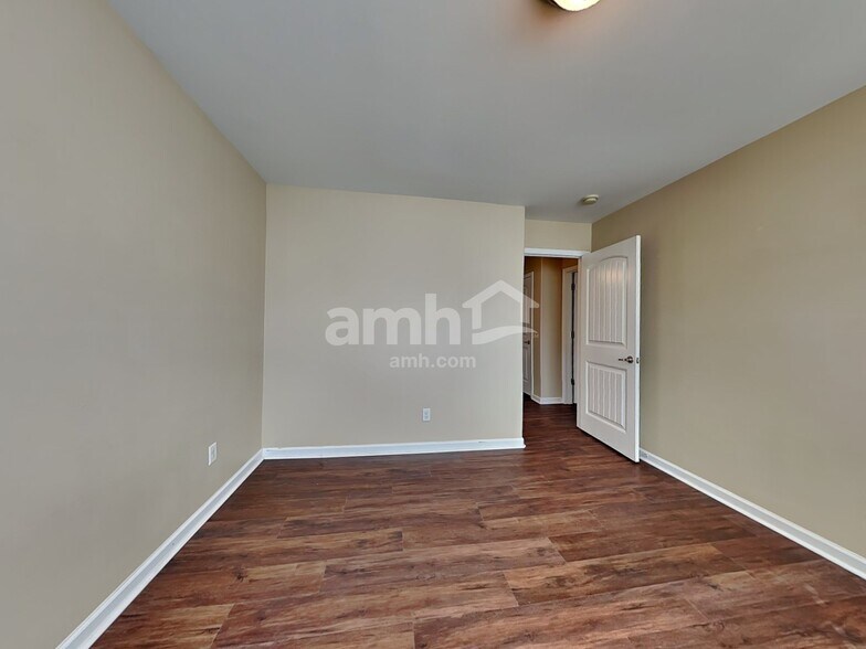 Building Photo - 45 Chey Hill Ln