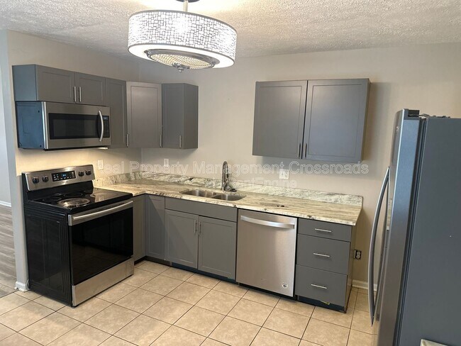 Building Photo - 832 N California St