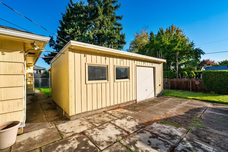Building Photo - 7811 NW 9th Ave