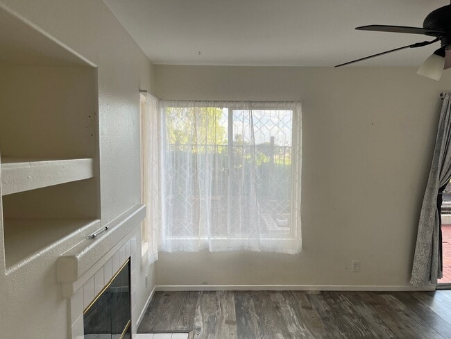 Building Photo - Spacious 4br/3ba Single Family Residence in Beautiful Eastlake Greens Community