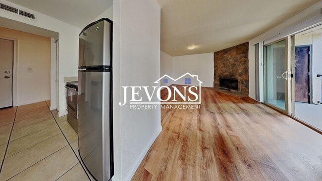 Building Photo - $990 rent credit if you move in by 11/30/25! 2-bedroom home with utilities included near I-405