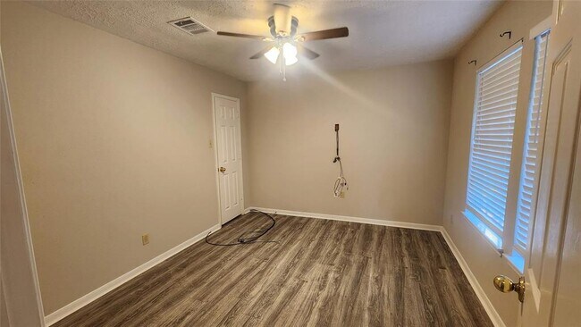 Building Photo - 4543 Westray Dr