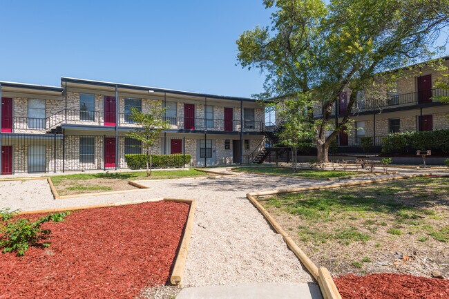 Building Photo - 708 Santa Rosa Dr