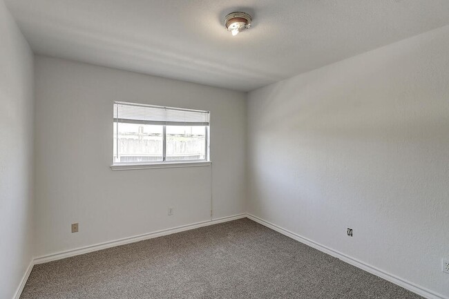 Building Photo - 15321 Dasmarines - 3/bed 2/bath $2,099/mo