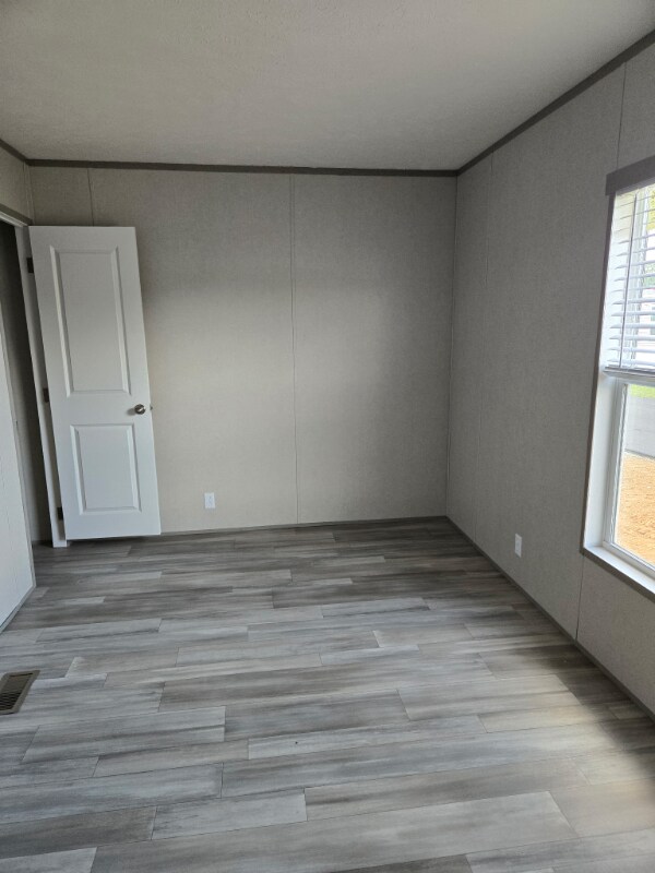 Building Photo - 29 Lakeview Dr
