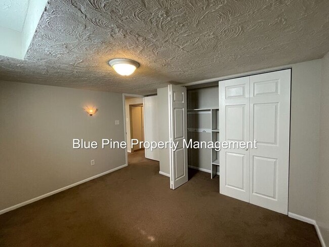 Building Photo - 740 Terrace Dr