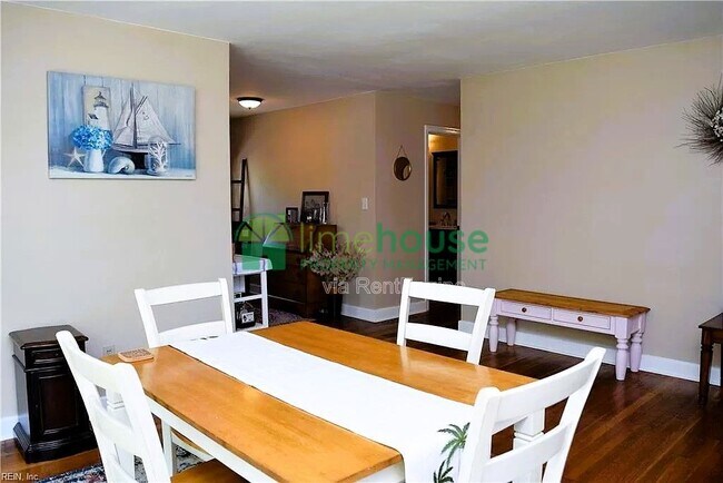 Building Photo - 1439 Simpson Ct
