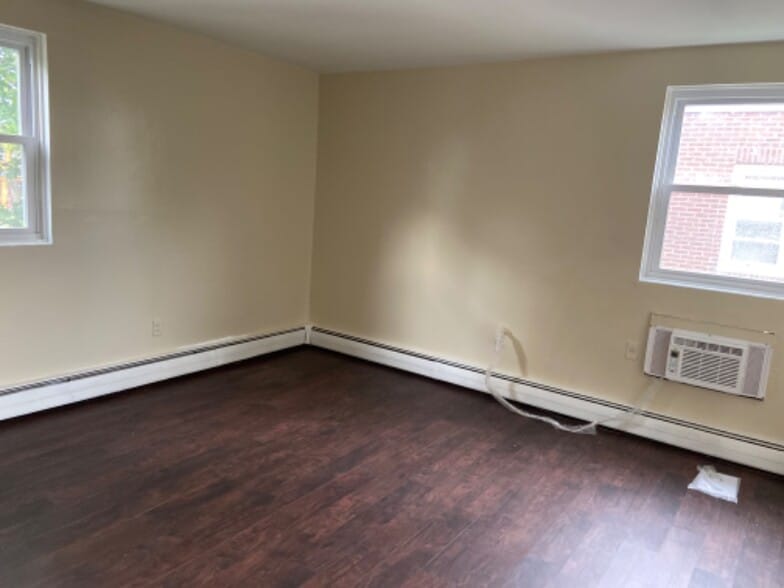 Building Photo - 6518 N Camac St