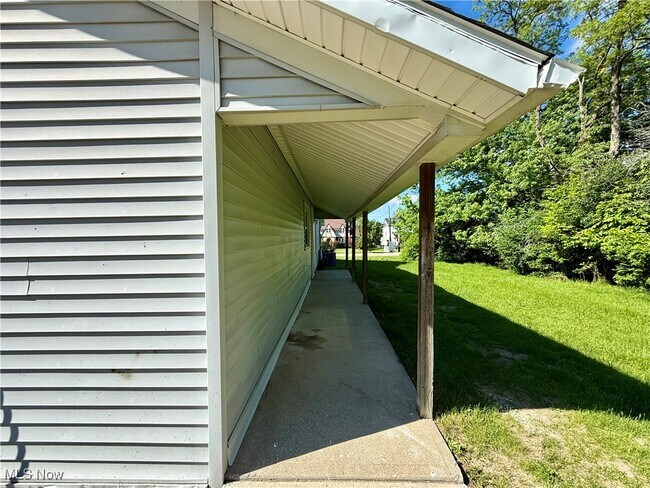 Building Photo - 19137 Westwood Dr