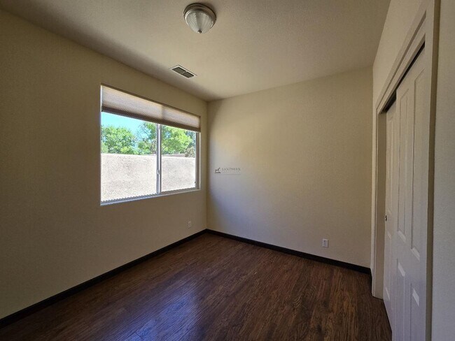 Building Photo - 9 Autumn Light Pl