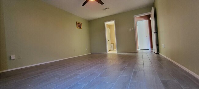 Building Photo - 6604 Montauk Dr