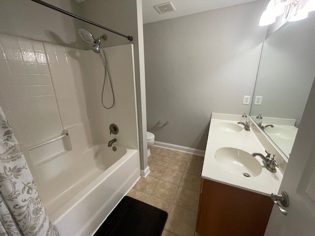 Building Photo - 9301 Sweetbay Ct