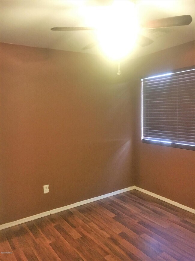 Building Photo - 5210 E Desert Straw Ln