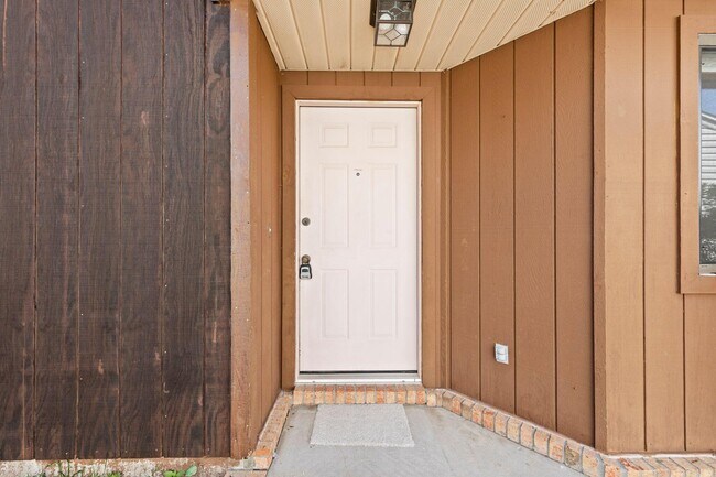 Building Photo - 1022 Alderwood Way