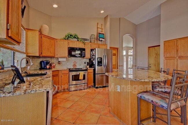 Building Photo - 420 E Stonebridge Dr