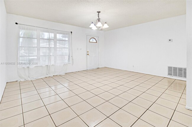 Building Photo - 5718 NW 66th Ave