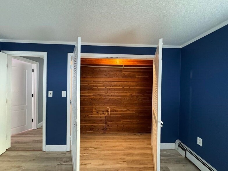 Building Photo - 240 Leda