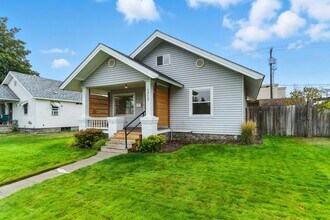 Building Photo - Charming Updated Home with Loft & Secure A...