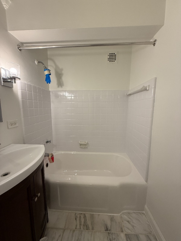 Building Photo - 700 W Bittersweet Pl