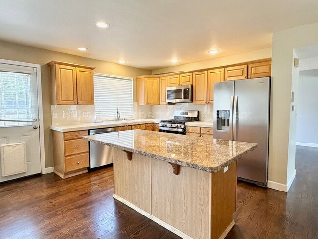 Building Photo - 2825 Dristol Dr
