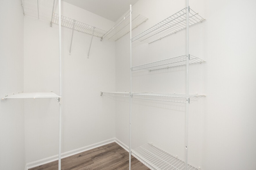 Building Photo - 734 N Gary Ave