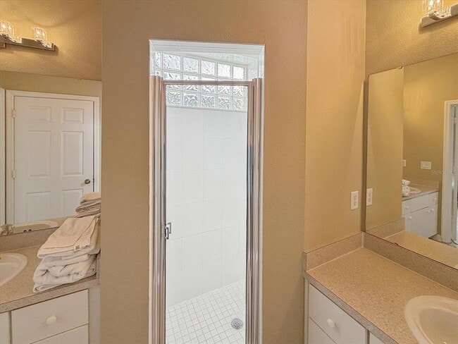 Building Photo - 1302 S Beach Cir