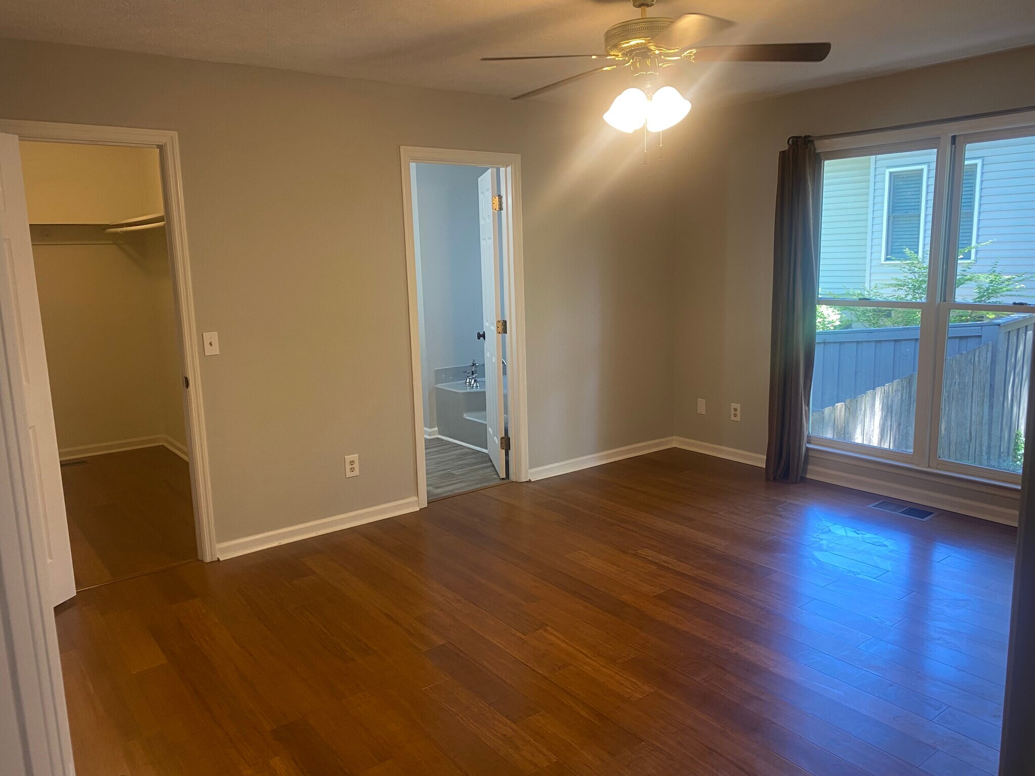 Building Photo - 114 Riviera Rd