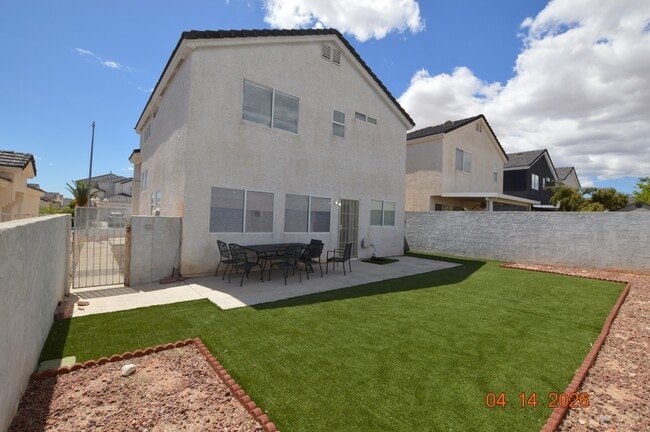 Building Photo - 9330 Cool Creek Ave