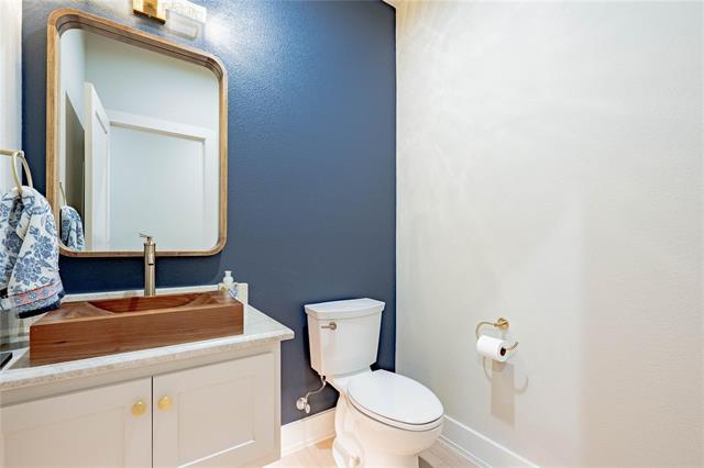 Building Photo - 85 Isle of View Dr