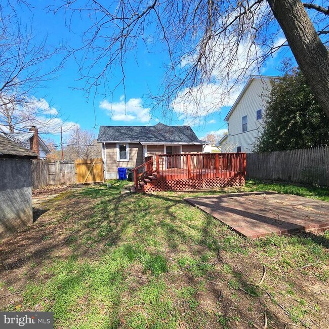 Building Photo - 2910 16th St S