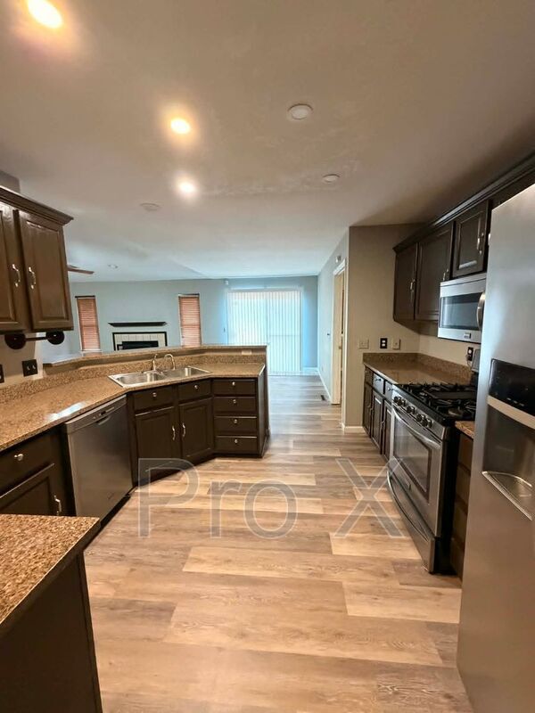 Building Photo - 2430 E Manitou St