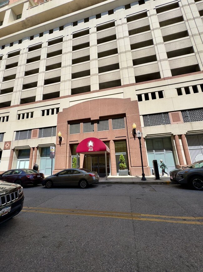 Building Photo - Charming 1 Bedroom/1 Bathroom Apartment Unit with In-Unit Laundry in Downtown Baltimore, MD!