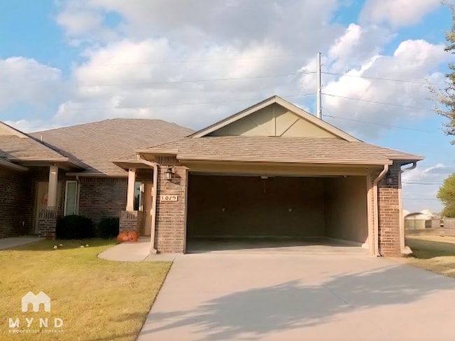 Building Photo - 1019 Merlin Dr