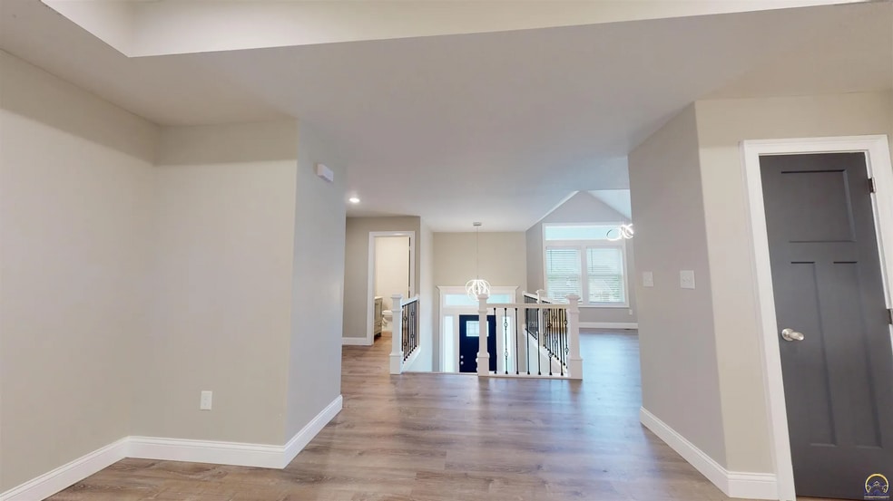 Building Photo - 3755 SW Summerfield Dr