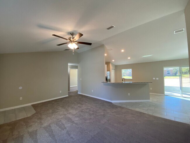 Building Photo - Custom Home - Desirable SW Ocala Neighborh...