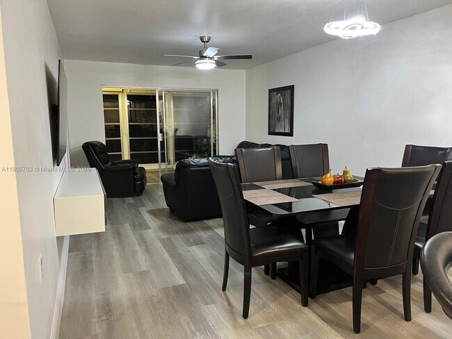 Primary Photo - 1208 Bahama Bend