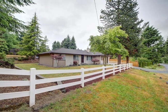 Building Photo - 3bd/2ba Federal Way House