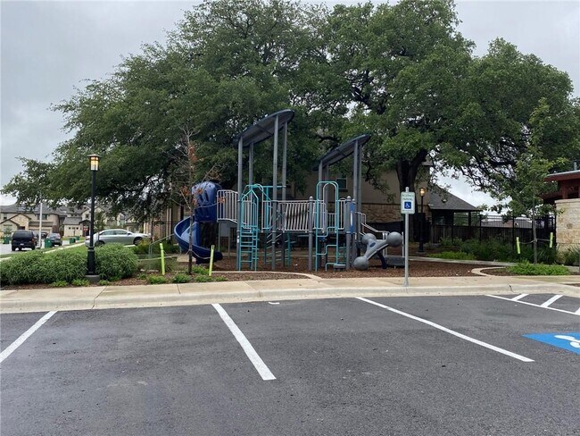 Building Photo - 908 Kingston Pl