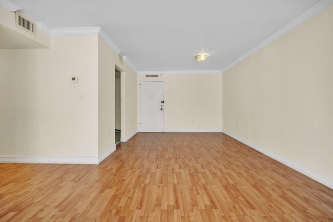Building Photo - 2780 NE 183rd St