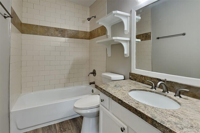 Building Photo - 3912 Ashwood Dr