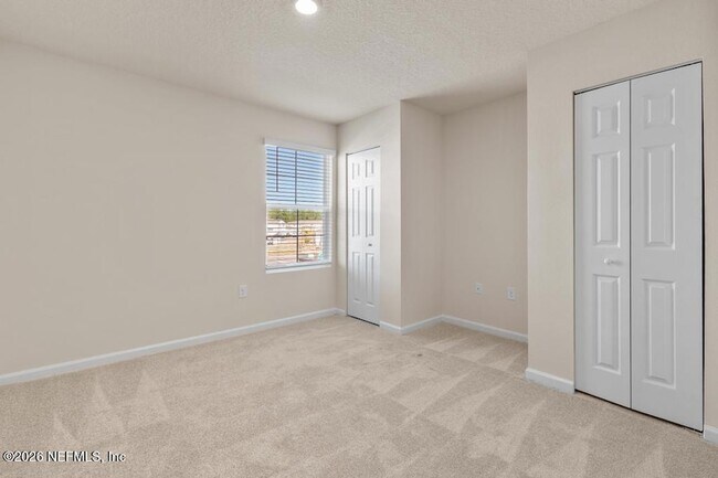 Building Photo - 21 Temple Dr