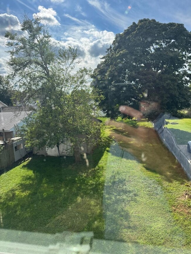 Building Photo - 1023 Pearl St