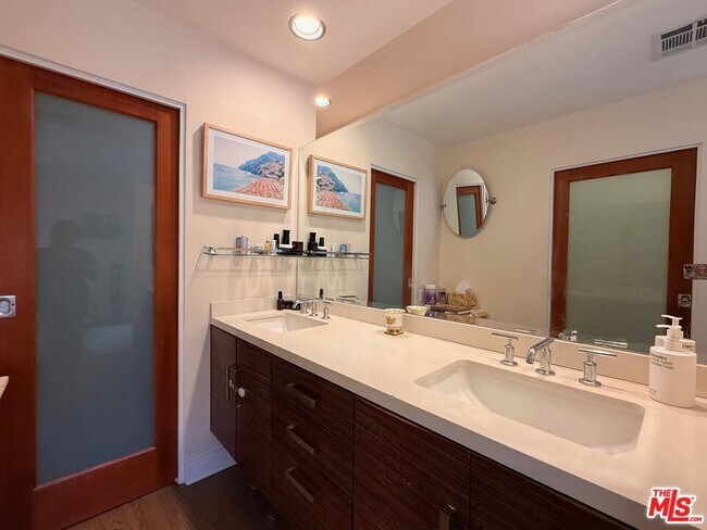 Building Photo - 2336 28th St