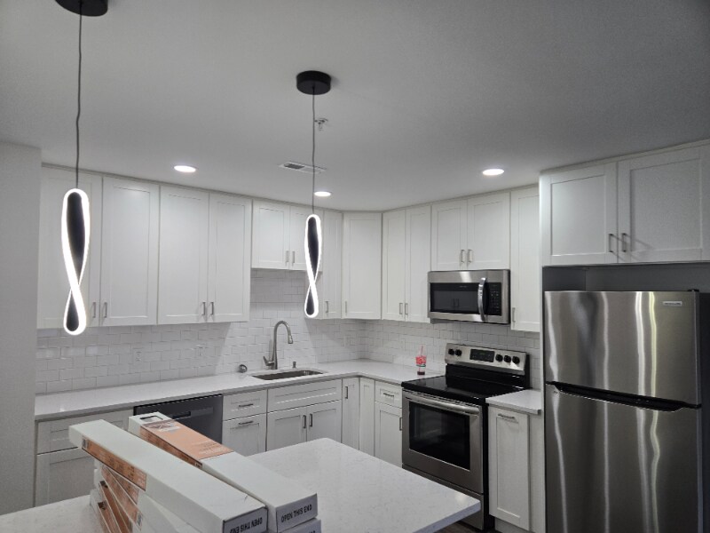 Building Photo - 2194 Central Ave