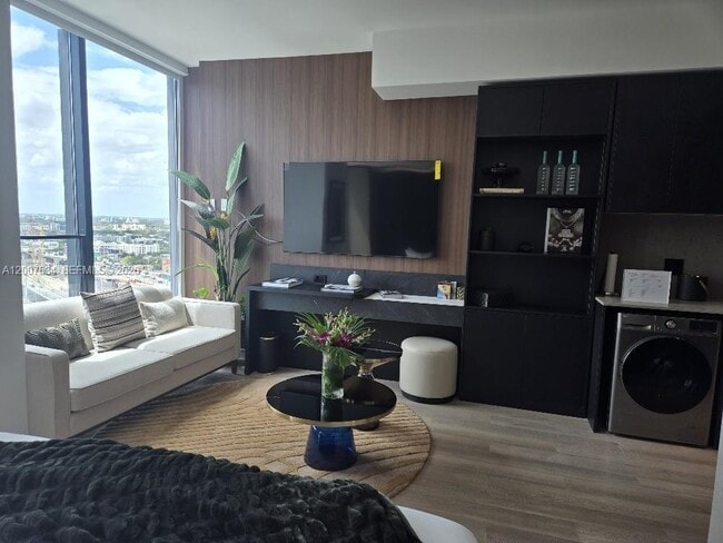 Building Photo - 20 NE 11th St