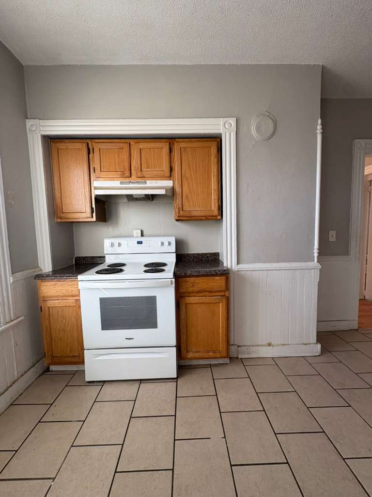 Building Photo - 153 Humphrey St