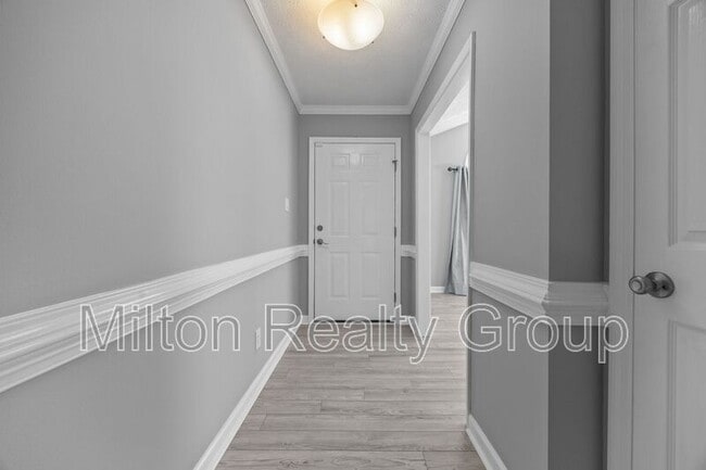 Building Photo - 4320 Falls Dr