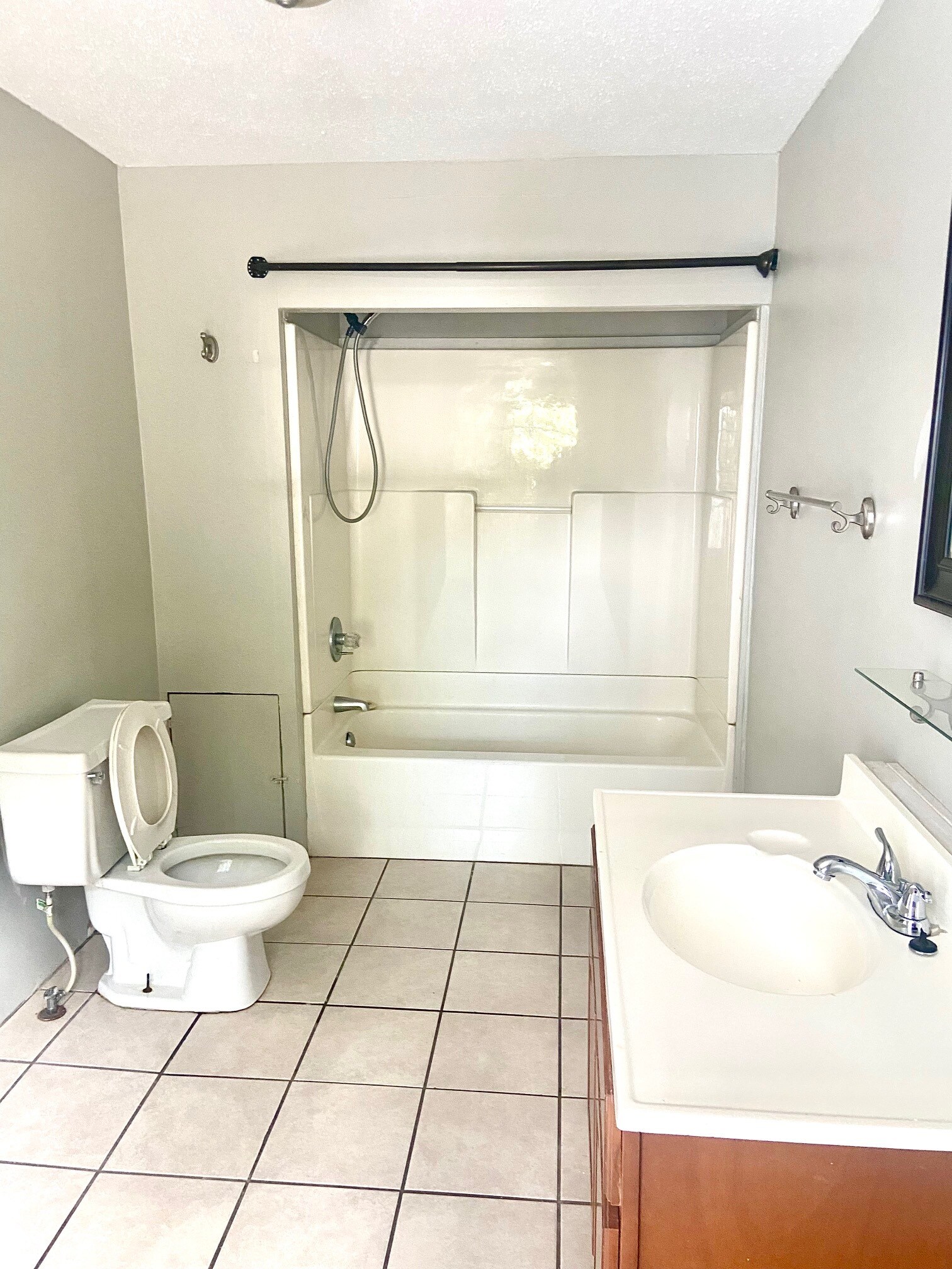 Building Photo - 420 10th Ave S