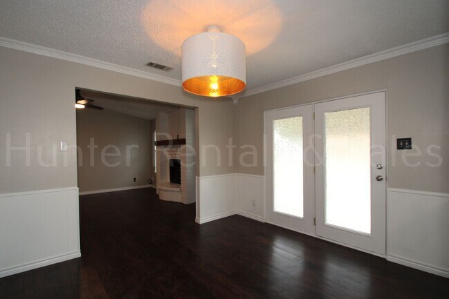 Building Photo - Stylish Killeen Retreat on Mountain View Drive