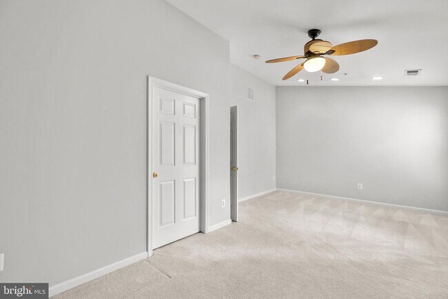 Building Photo - 5120 Grimm Dr